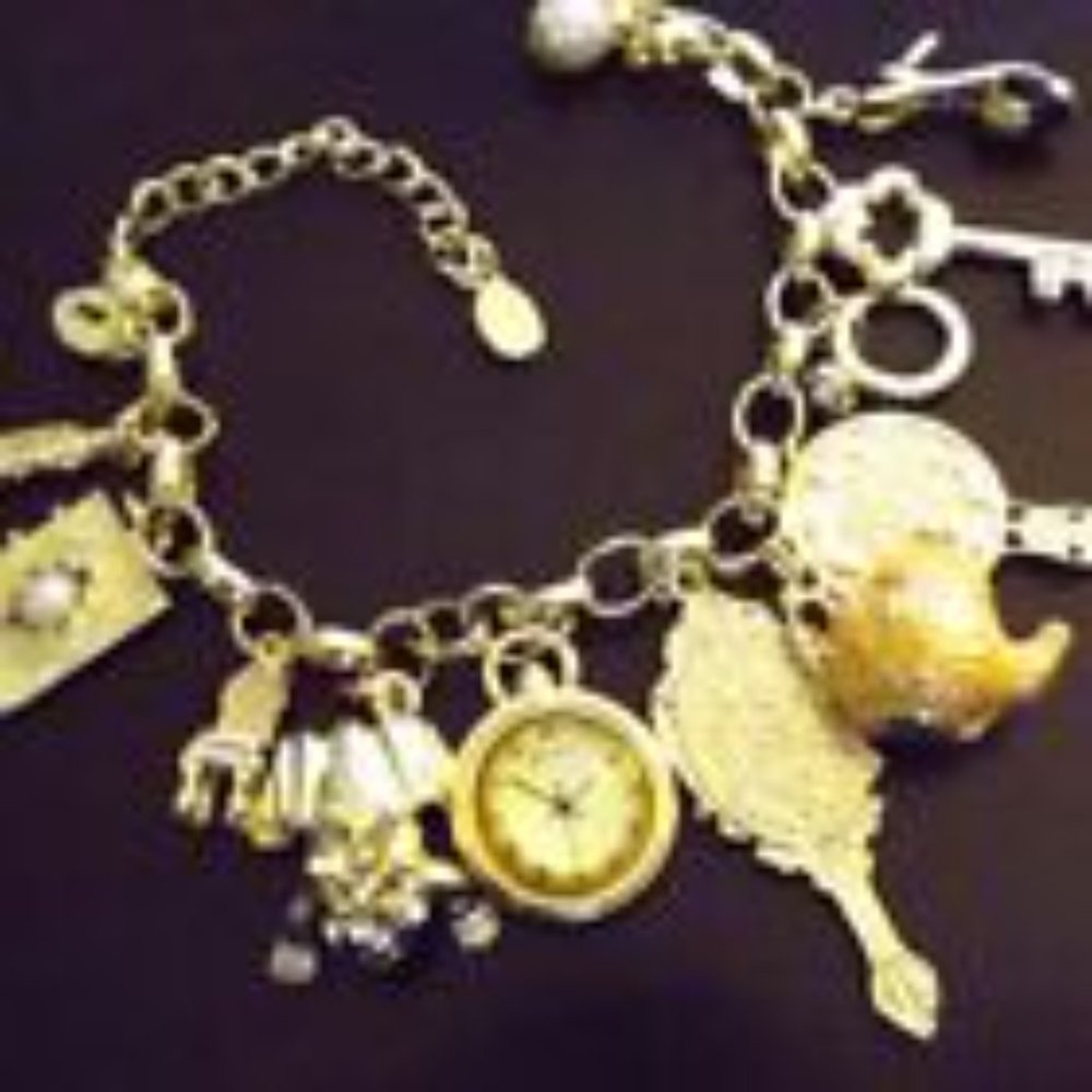 *NWOT* BEAUTY AND THE BEAST TEAPOT, FROG PRINCE, CLOCK CHARMS GOLDEN BRACELET 42